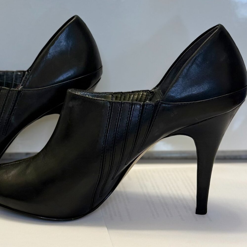Guess Open toe Black heels